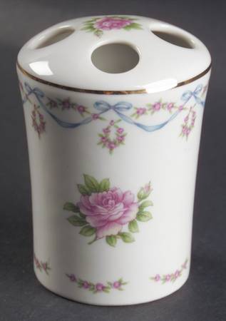 LEF70 Toothbrush Holder
