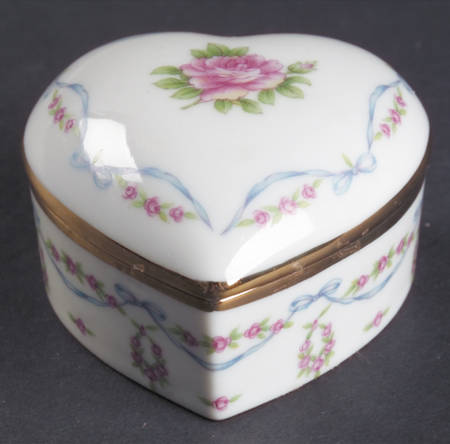LEF70 Heart Shape Box & Lid
