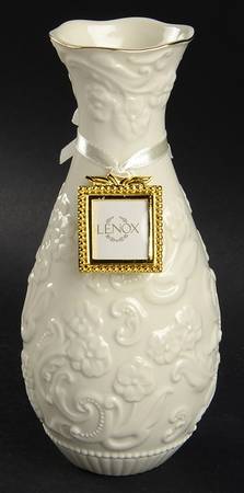 Great Giftables 7" Vase