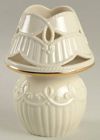Great Giftables Tea Light Lamp with Shade