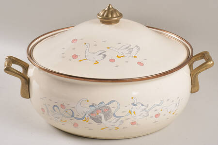 Happy Geese Metal Dutch Oven with Lid