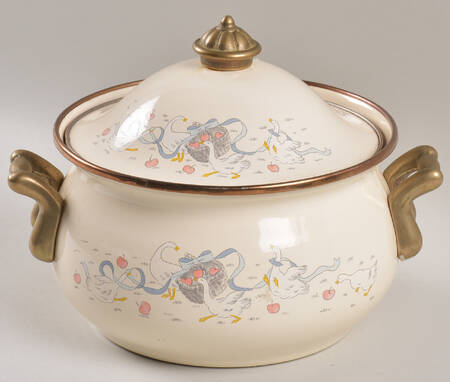 Happy Geese 2 Quart Metal Covered Casserole