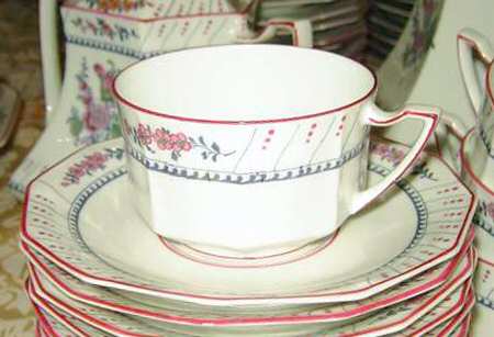LNT285 Flat Cup & Saucer Set