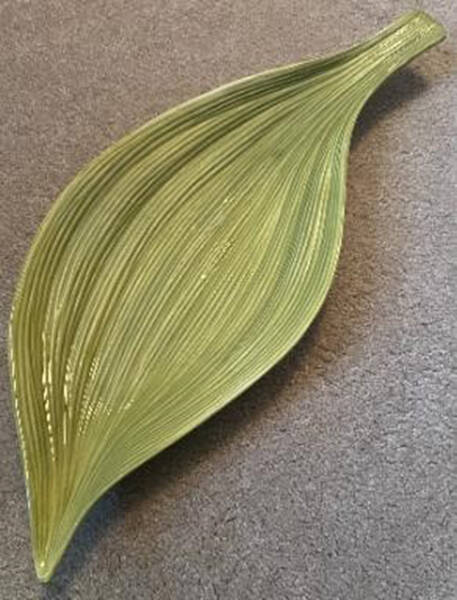 Hannah 12" Leaf Shape Platter