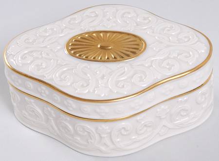 Windsor Collection Carved by Lenox