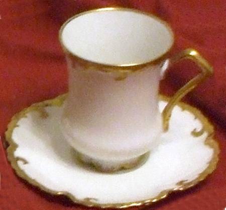 LAT108 Chocolate Cup & Saucer Set