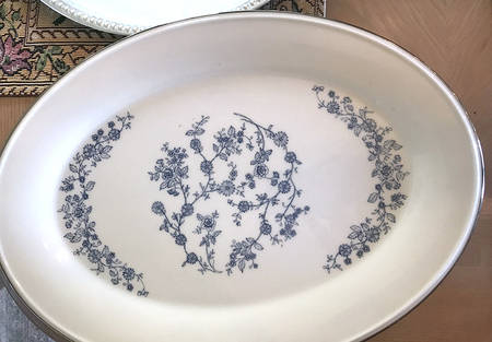 L142 16" Oval Serving Platter