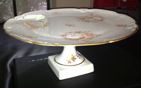 LIM450 Footed Cake Plate