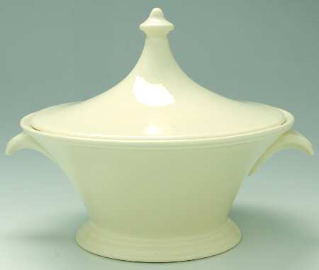 Basics Cream Round Covered Vegetable