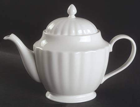 Basics White Teapot & Lid