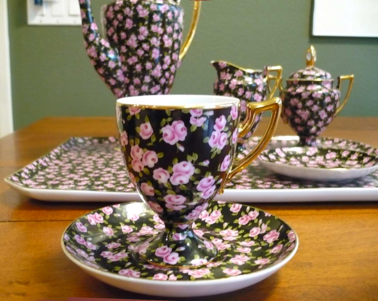 LIM460 Footed Demitasse Cup & Saucer Set