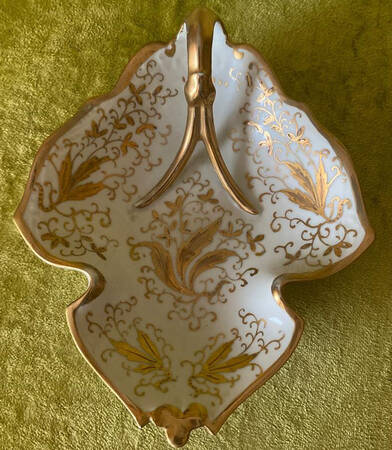 6859 Leaf Shaped Dish