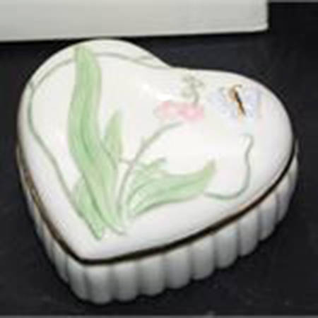 China Butterfly Heart Shaped Bowl