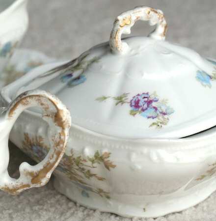LAZ21 Sugar Bowl & Lid