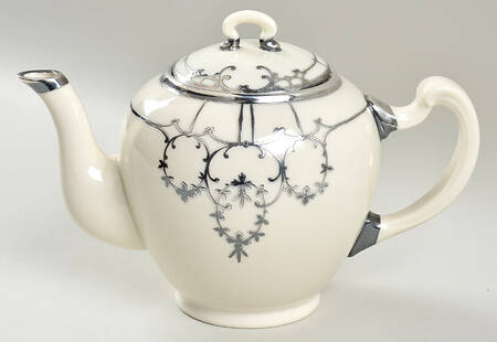 L150 Shape 522 Teapot & Lid with Infuser