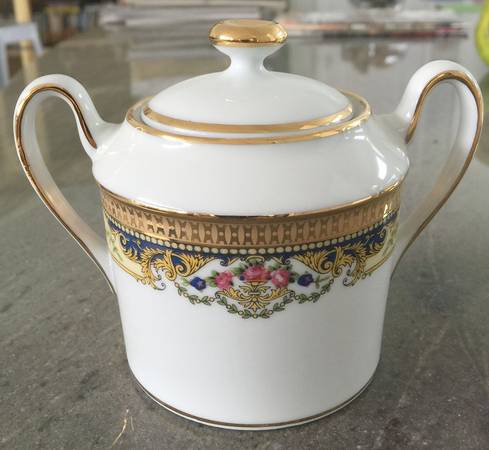 LEG97 Sugar Bowl & Lid