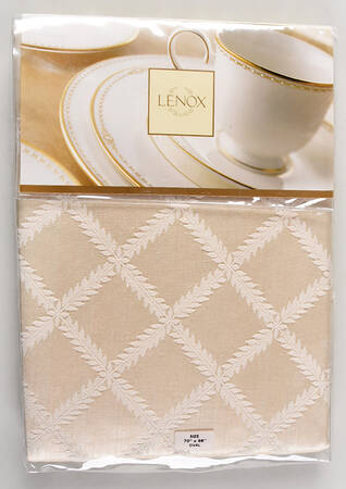 Laurel Leaf 70" x 86" Oblong Tablecloth