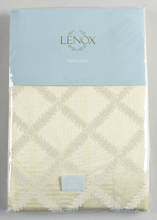 Laurel Leaf 70" Round Tablecloth