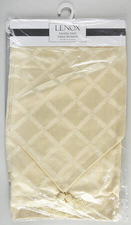 Laurel Leaf 14" X 90" Cloth Table Runner