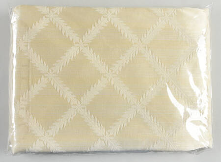 Laurel Leaf 70" X 104" Oval Tablecloth