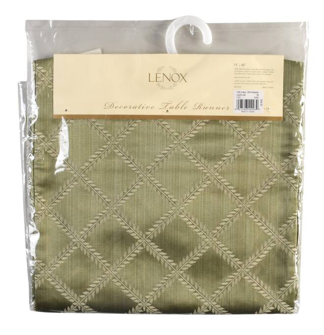 Laurel Leaf 14" X 90" Cloth Table Runner