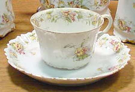 LAV27 Flat Cup & Saucer Set