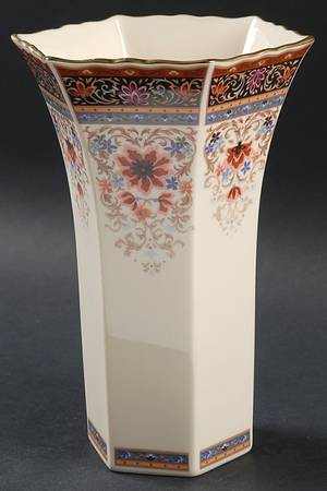 Eastern Treasures Collection 7" Vase