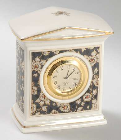 Golden Dynasty (Cream Background) Quartz Clock
