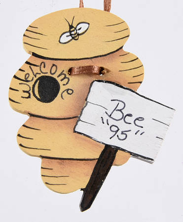 Baskets 1995 Bee "It Begins with a Dream" Tie-On Charm