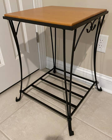 Baskets Wood and Metal Side Table