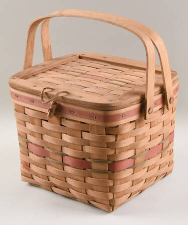 Baskets Holiday Hostess Weekender Basket