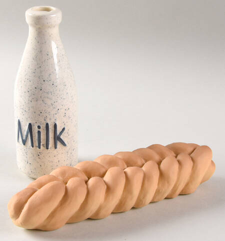 Baskets Resin Bread & Milk for Miniature Bread&Milk Basket