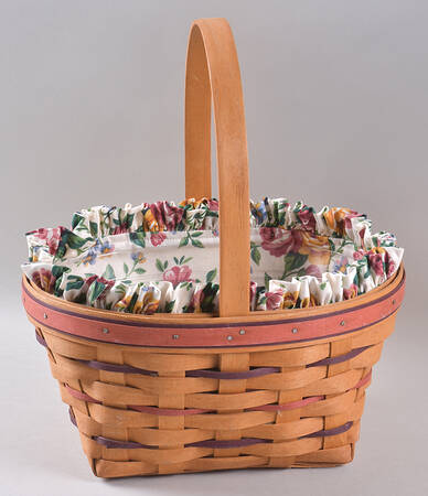Baskets 1995 Easter Basket W/Liner & Protector