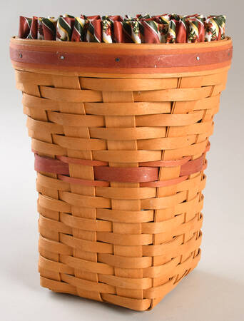 Baskets Snapdragon Basket W/ Liner & Protector