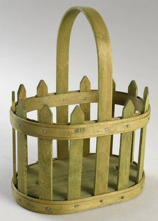 Baskets 2007 Easter Small Oval Picket Basket