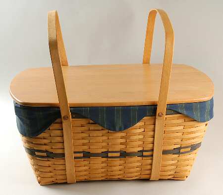 Baskets Family Picnic Basket W/Lid,Liner&2 Part Protector