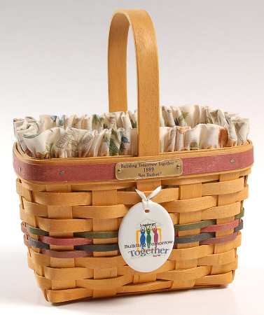 Baskets 1999 Bee Basket W/Liner,Protector & Charm