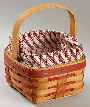 Baskets Sweetheart Basket W/Liner & Protector