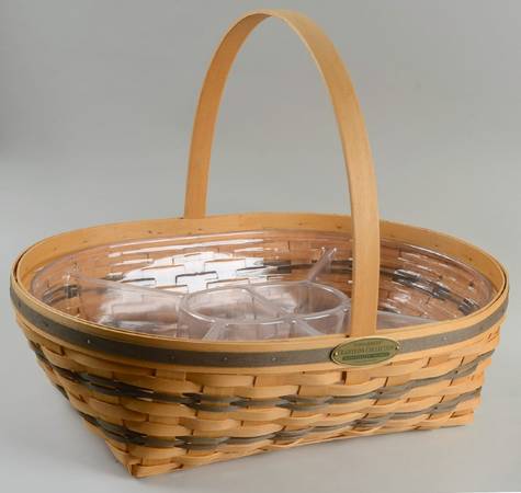 Baskets Hospitality Basket & Divided Protector