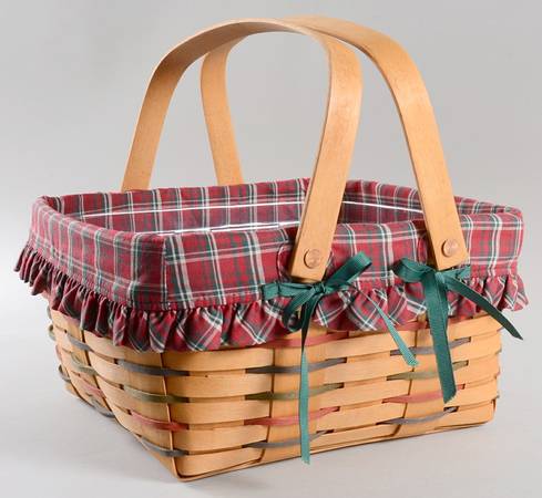Baskets Woven Traditions Cake Basket & Liner w/Protector