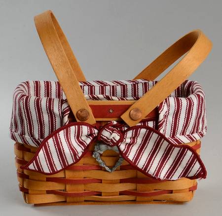 Baskets Red Picture Perfect w/Liner, Protector & Charm