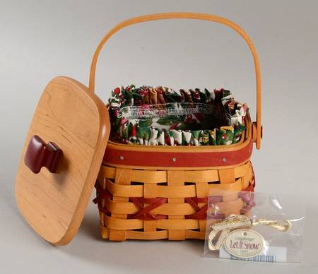Baskets Red Let It Snow & Lid w/Liner, Protector & Charm