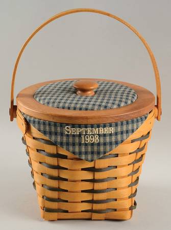 Baskets Barn Raising Basket & Lid w/Liner & Protector