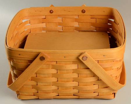 Baskets Cake Basket & Riser