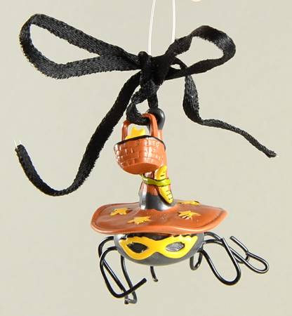 Baskets Web Weaver Spider Basket Charm Tie-On
