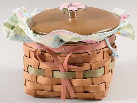 Baskets 2009 Mothers Day & Lid w/Liner & Protector
