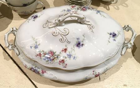 192 Oval Covered Vegetable