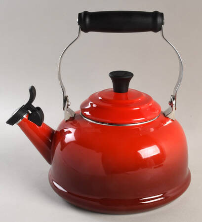 Cerise (Cherry) Metal Kettle & Lid