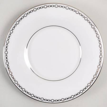 Embraceable Saucer