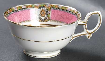 Kiang Footed Cup